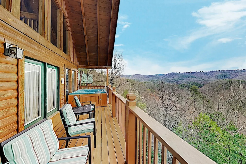 New Listing! Dollywood W/ Private Hot Tub 4 Bedroom Cabin