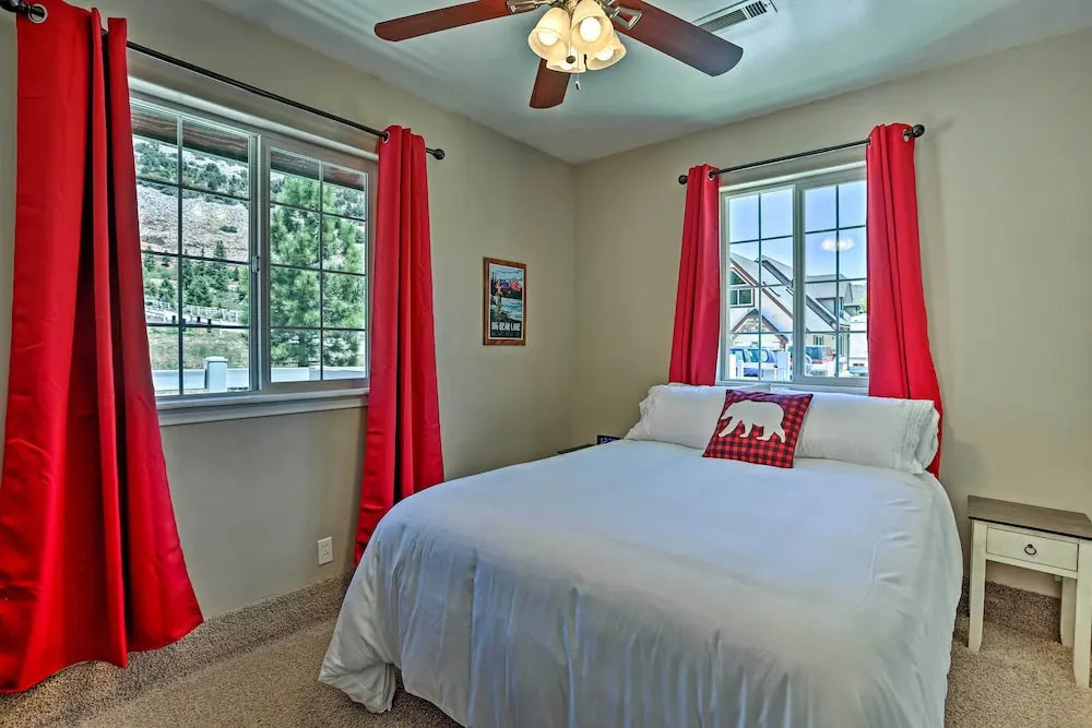 Hot Tub & Mtn Views: Peaceful Big Bear Home!