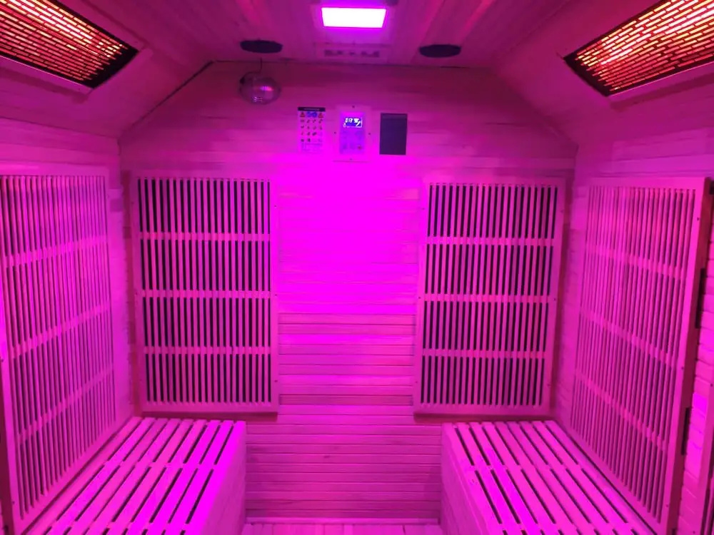 Perfect Couple Retreat To Relax With Hot Tubsauna