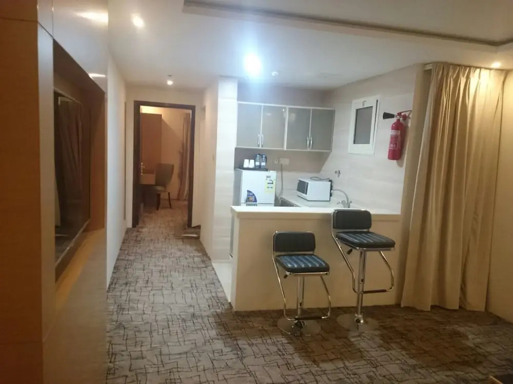 Lavona Inn Hotel