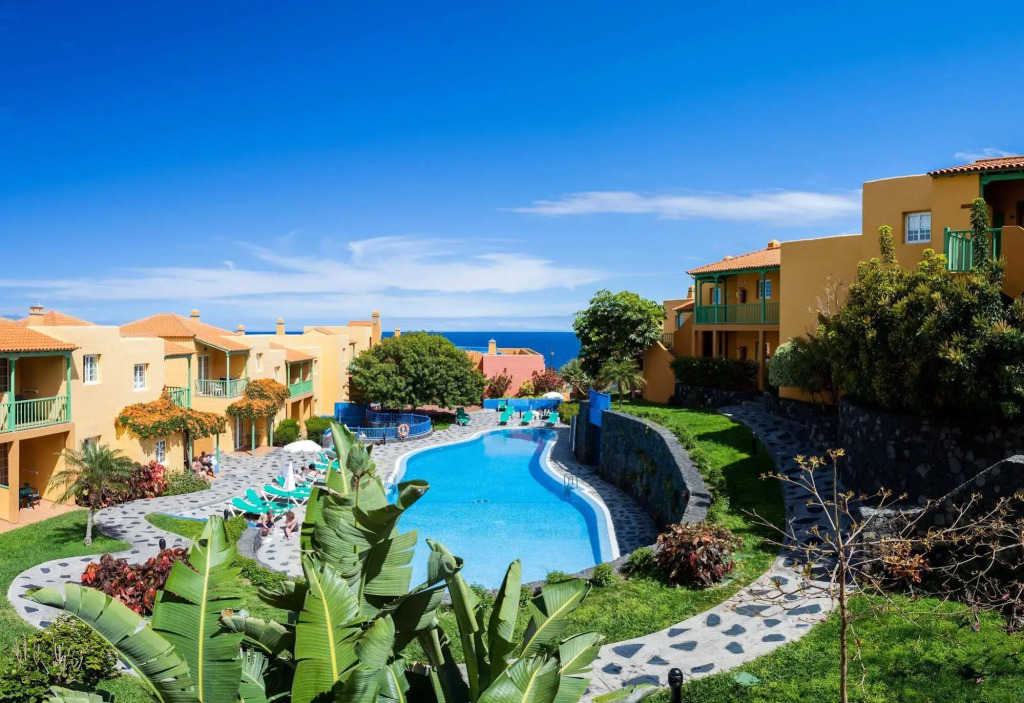 Apartamentos La Caleta