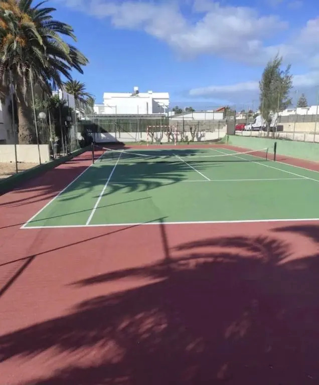 Surf House next to the Beach, Pool & Tennis - 2 double rooms
