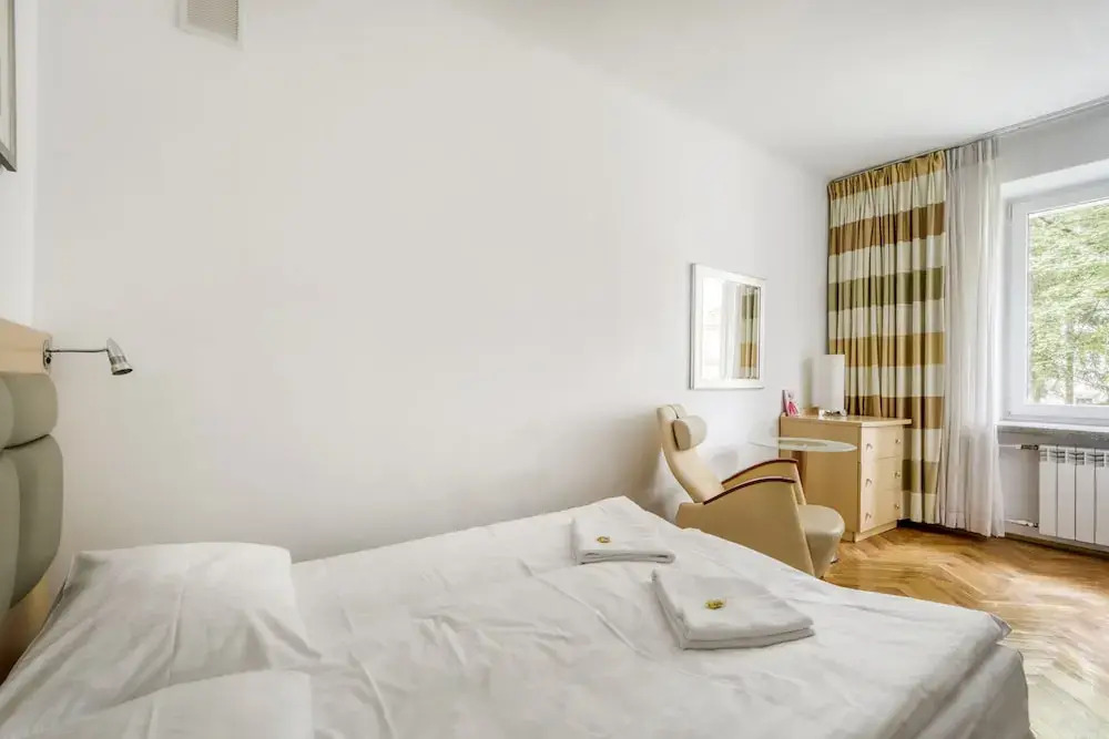 Airport Apartment Kings Bed By 404 Rooms