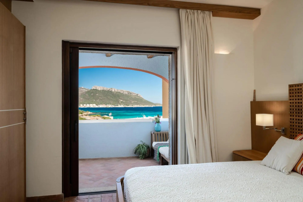 The Tavolara apartment is a very spacious three-room apartment (about 100 square meters) consisting-Tavolara