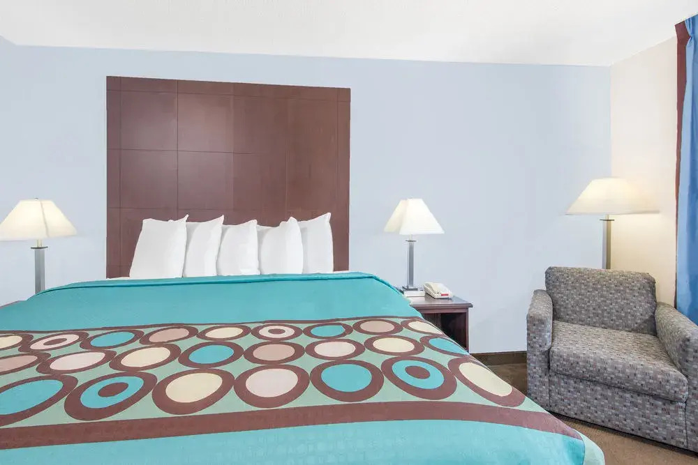 Super 8 by Wyndham Cleveland