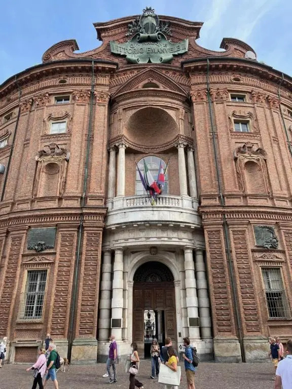 Zen Apartment Located In Turin Pre Hill