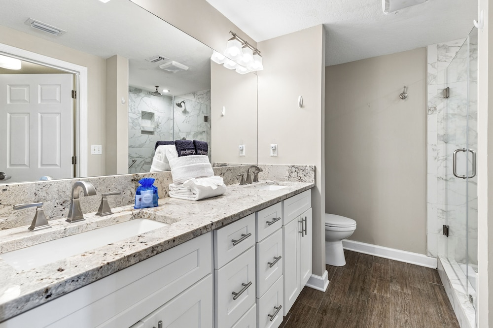 The Inn At Crystal Beach Ph 702 4 Bedroom Condo