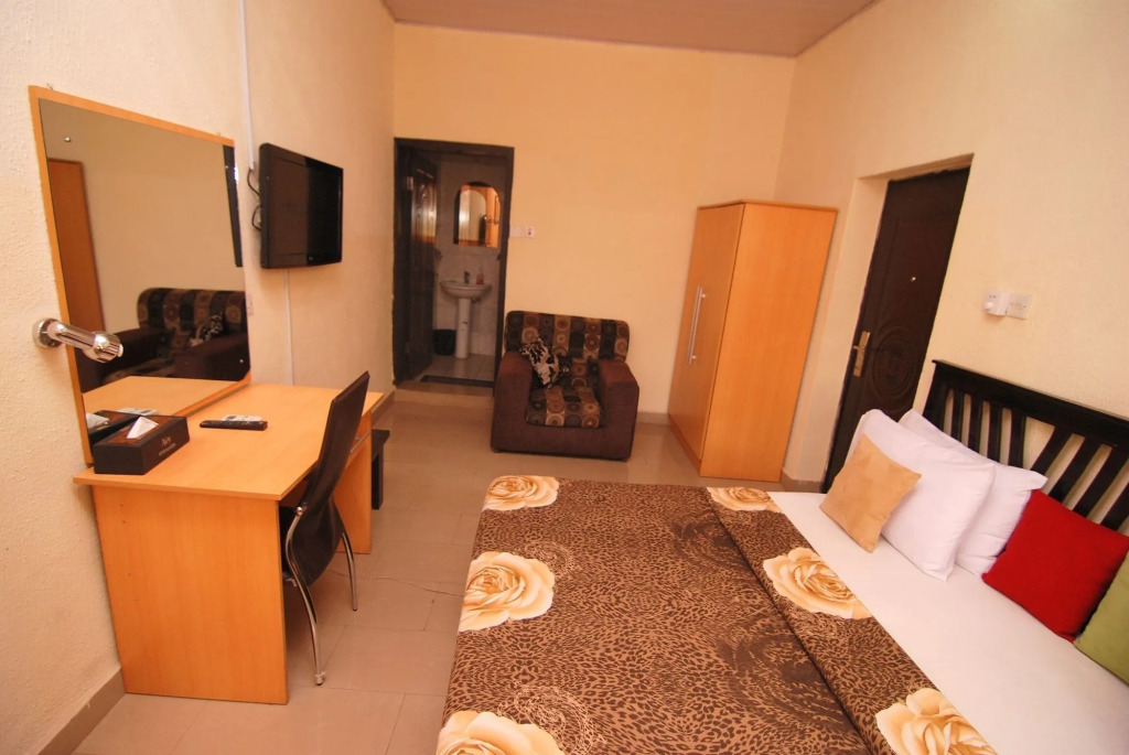 Ajoy Hotel And Suite