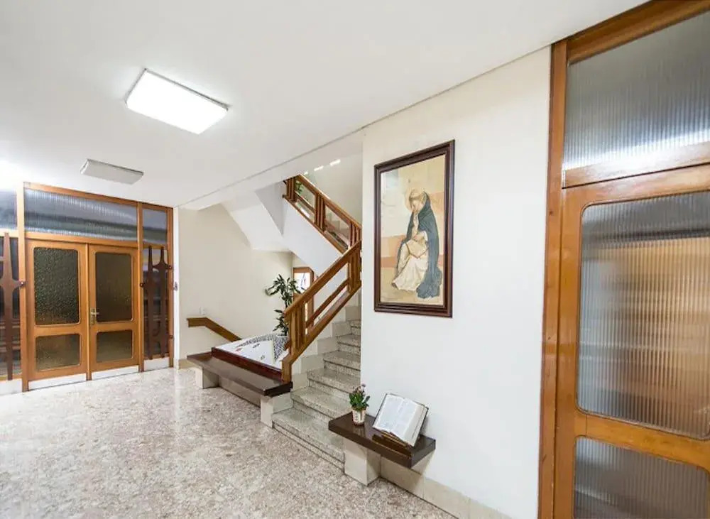 Ensuite Rooms for Women Only - LEON