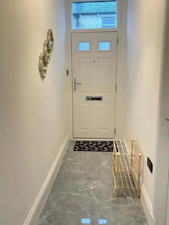 3 Bedroom Whalley Aparthotel