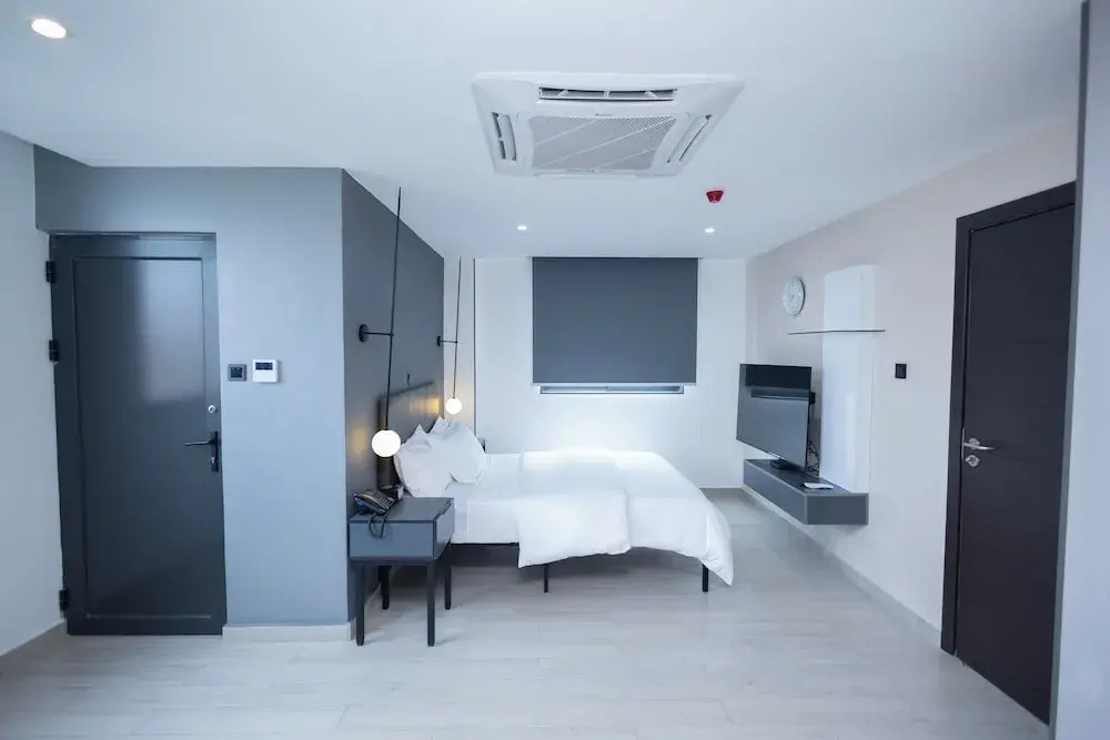Bankable Roomzzz