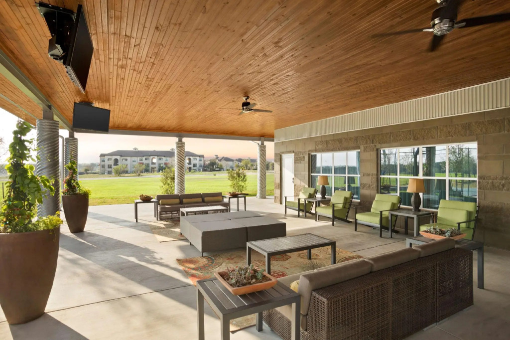 Homewood Suites By Hilton Techridge Parmer At I 35