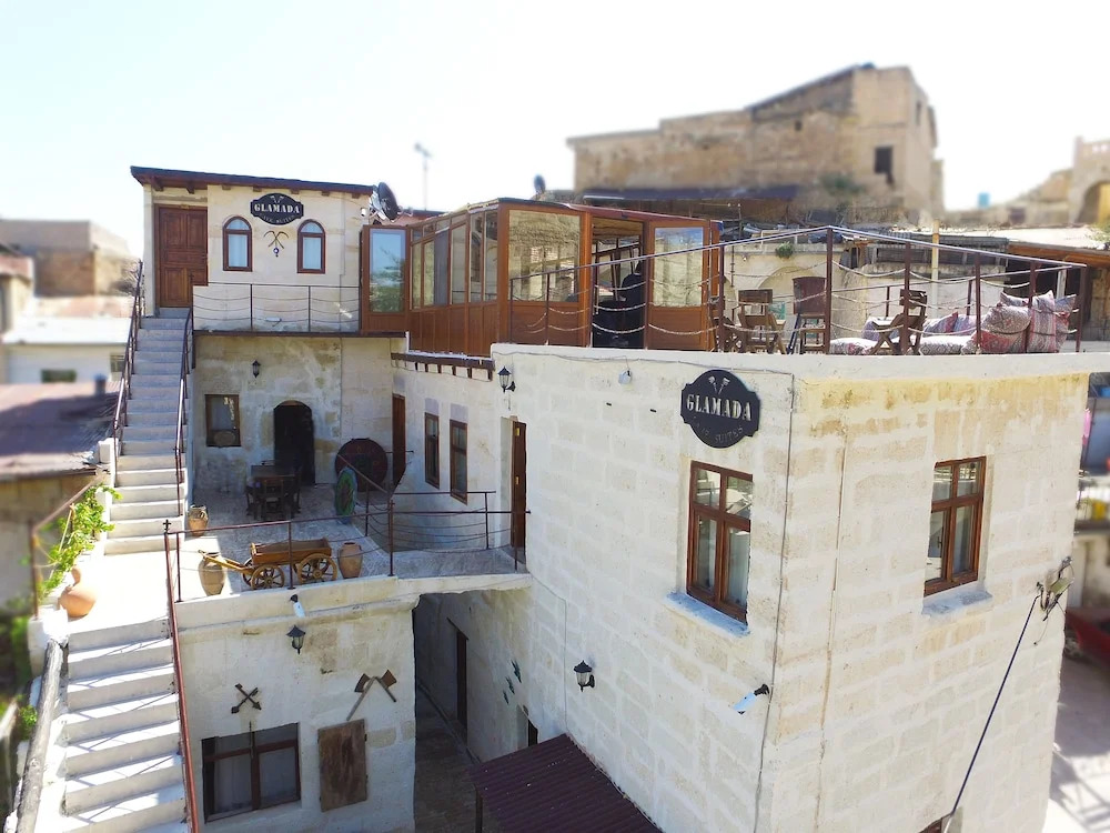 Glamada Cave Suites