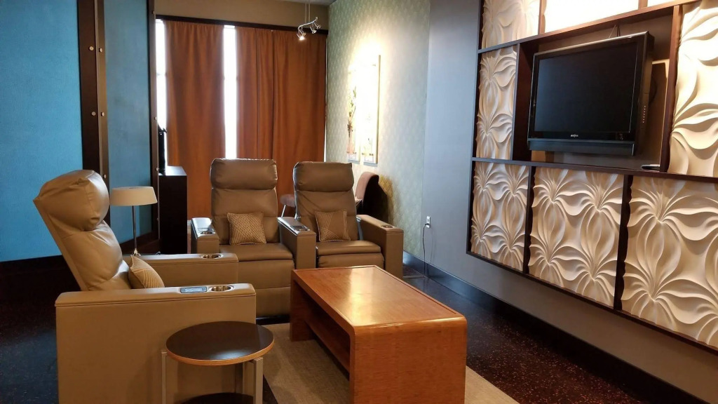 Tulyp, Tapestry Collection by Hilton