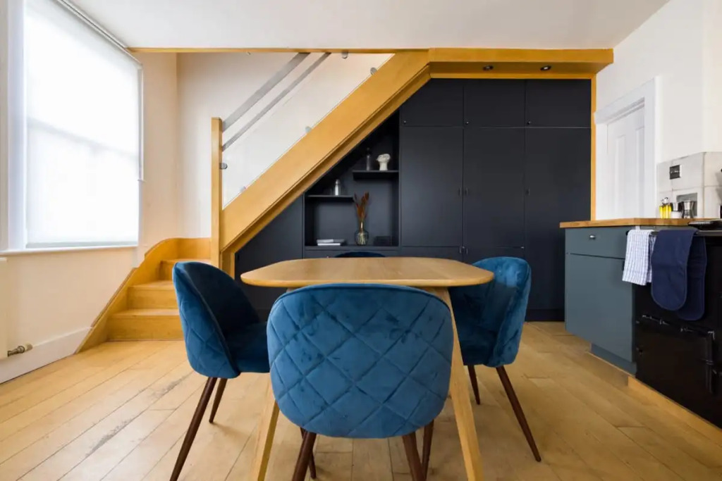 The Stepney Star - Bright & Modern 2BDR with Terrace