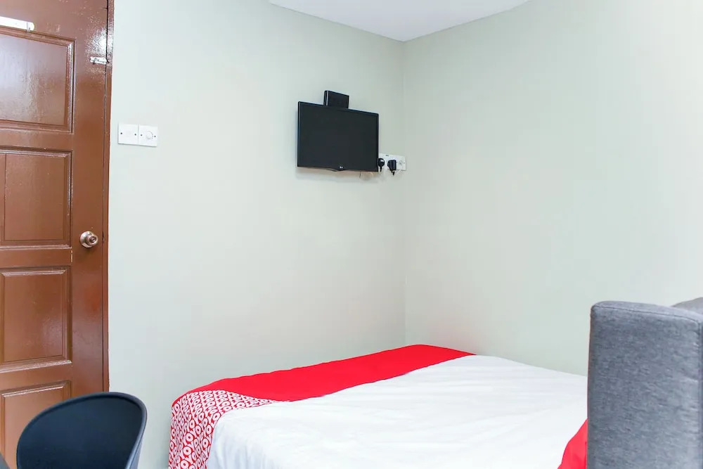 Prima Saujana Budget Hotel by Rooms