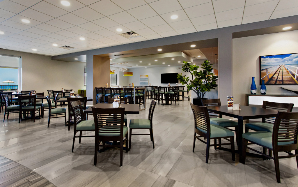 Holiday Inn Hotel & Suites Daytona Beach On The Ocean by IHG