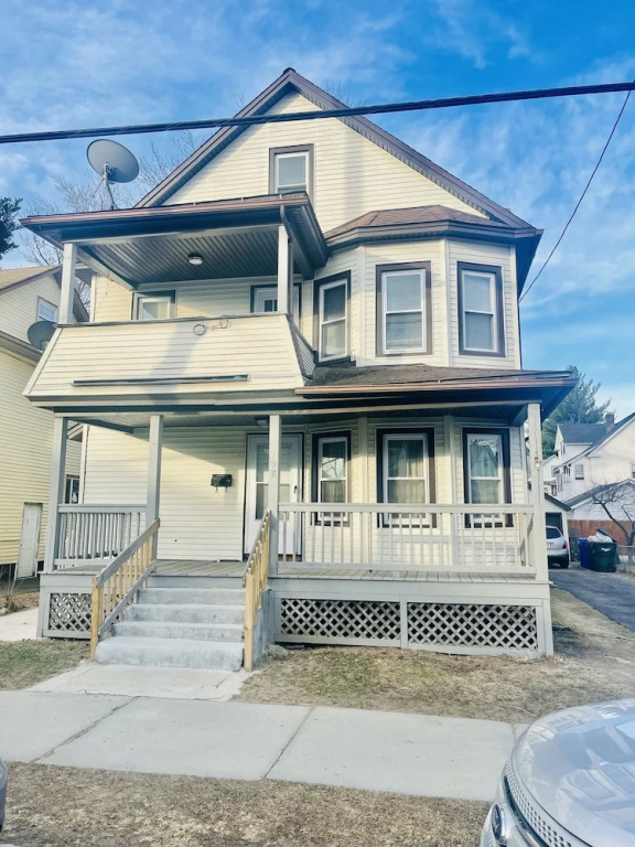 Newly Renovated 2 floor Getaway