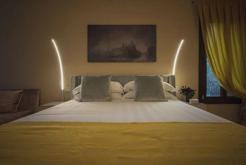 Cinqueteste Luxury Home