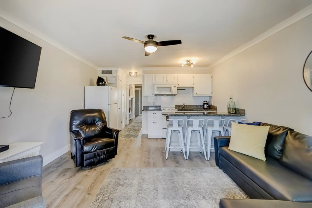Sea Cabin 121-B