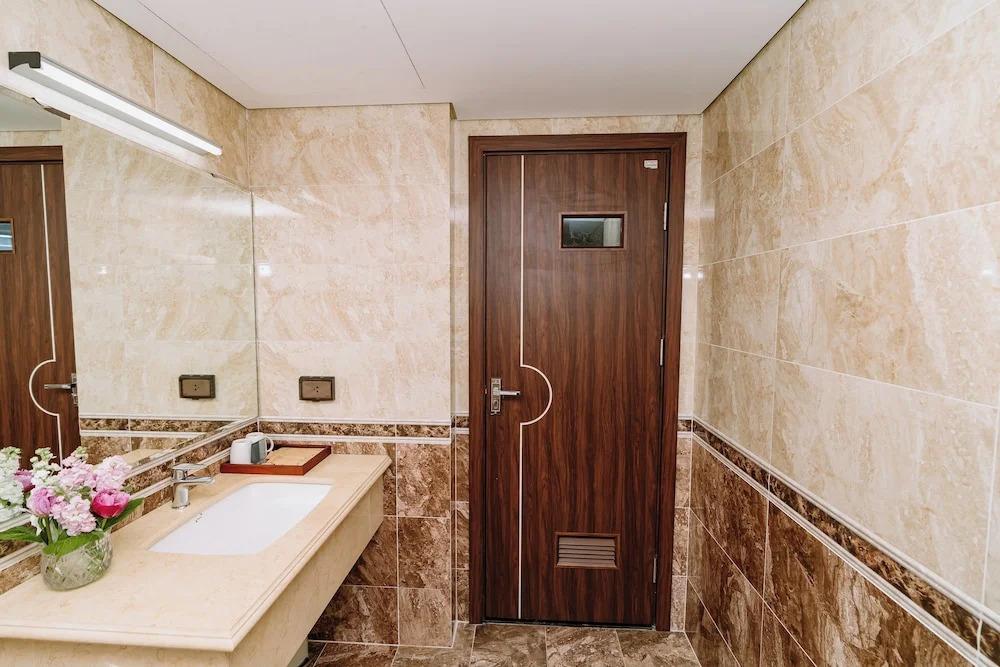 Legend Westlake Hotel