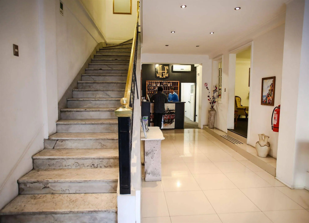 Hostal Plaza Londres 77
