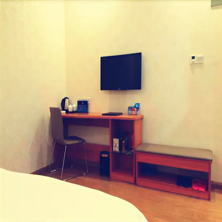 Super 8 Hotel
