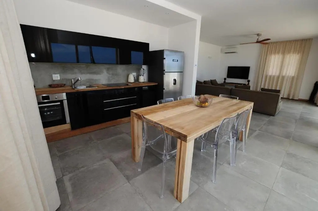 Amani Home - Moja Private Beach Suite