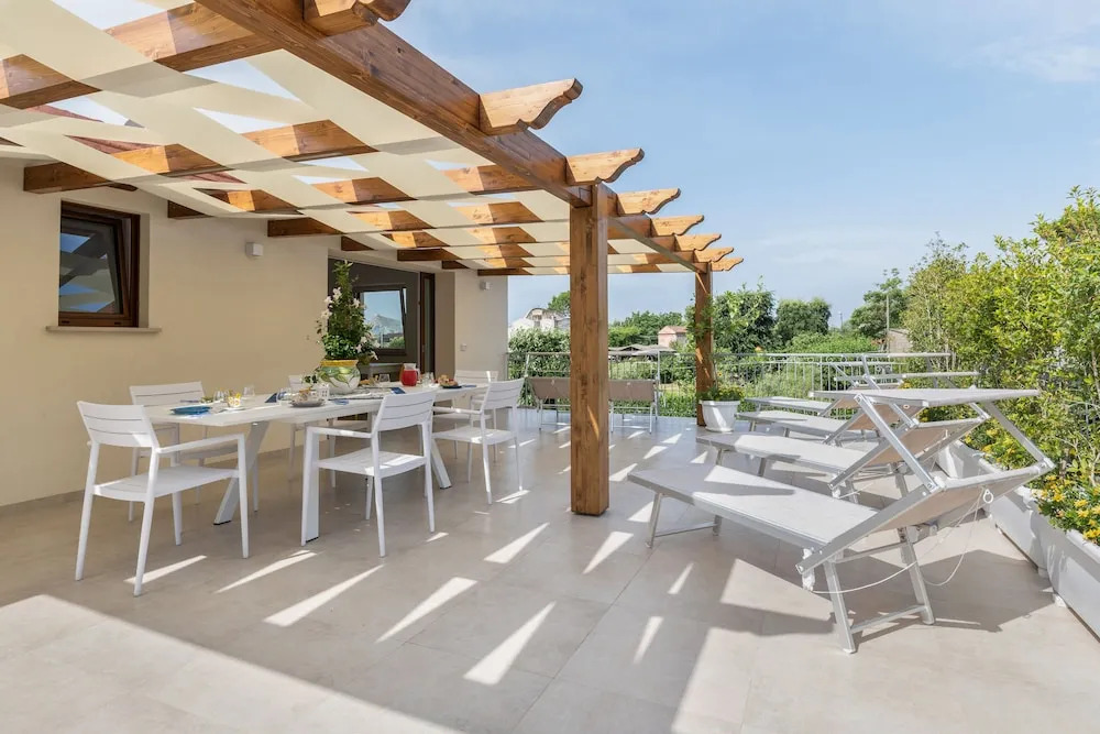 LeMoon Holiday Home Terrace & NETFLIX