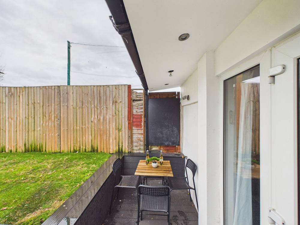 Brent Cross Garden Retreat 2 Bed Parking