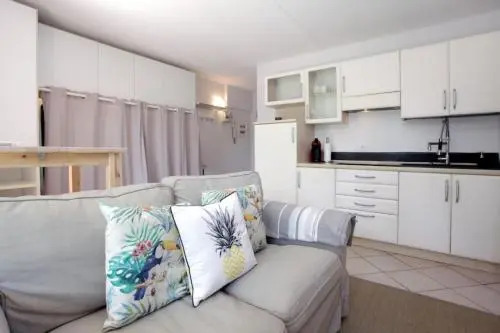 Beautiful studio close to beach private parking