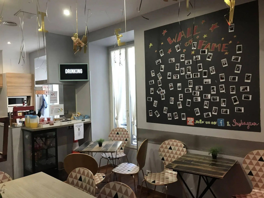 HOSTEL MEYERBEER - Rooms and Apartments