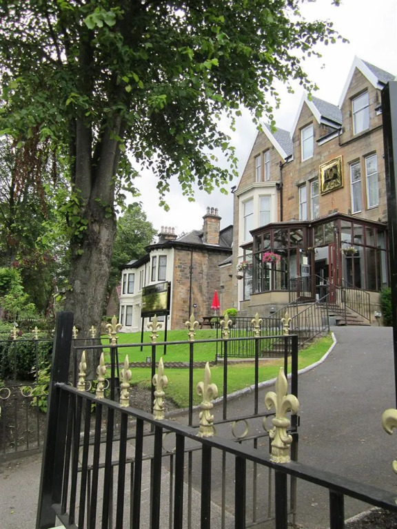 Number 10 Hotel