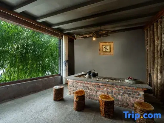 Tengchong Heshun Feipu Mountain House Inn