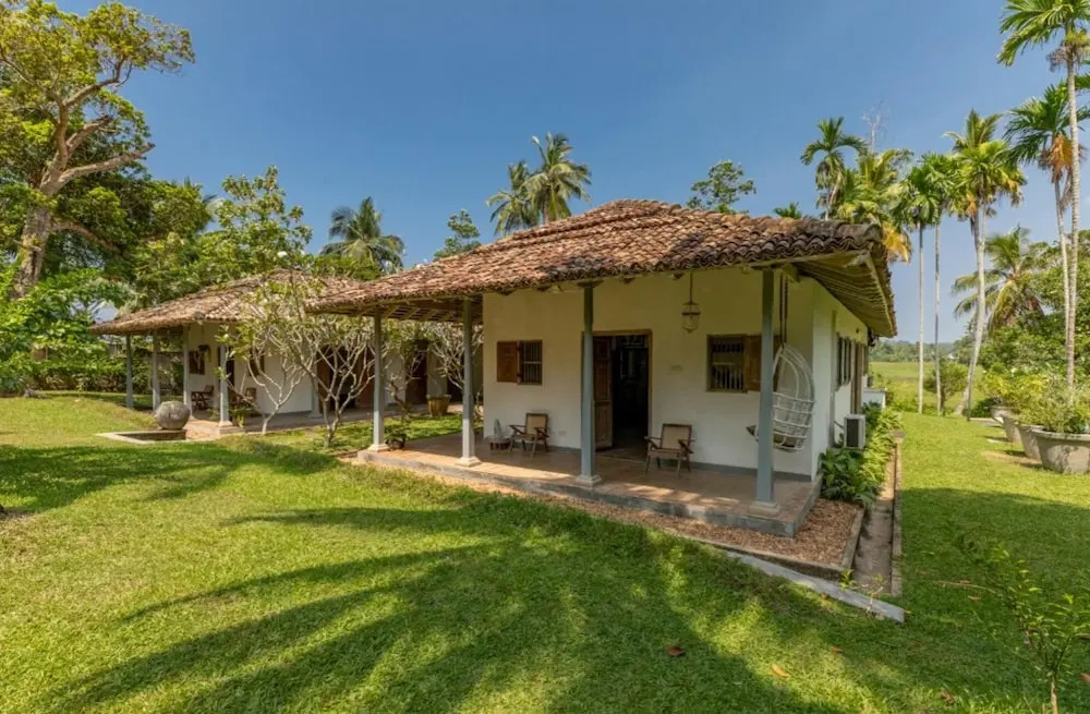 Antique Dutch Period Country House With Far Reaching West-facing Views