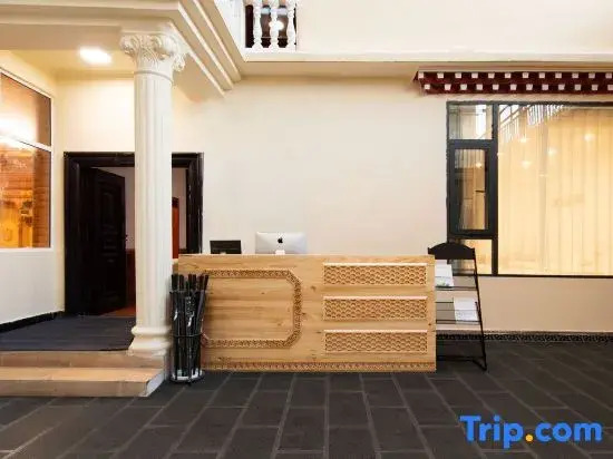 Shangri-La Qibei Homestay (Dukezong Ancient City)
