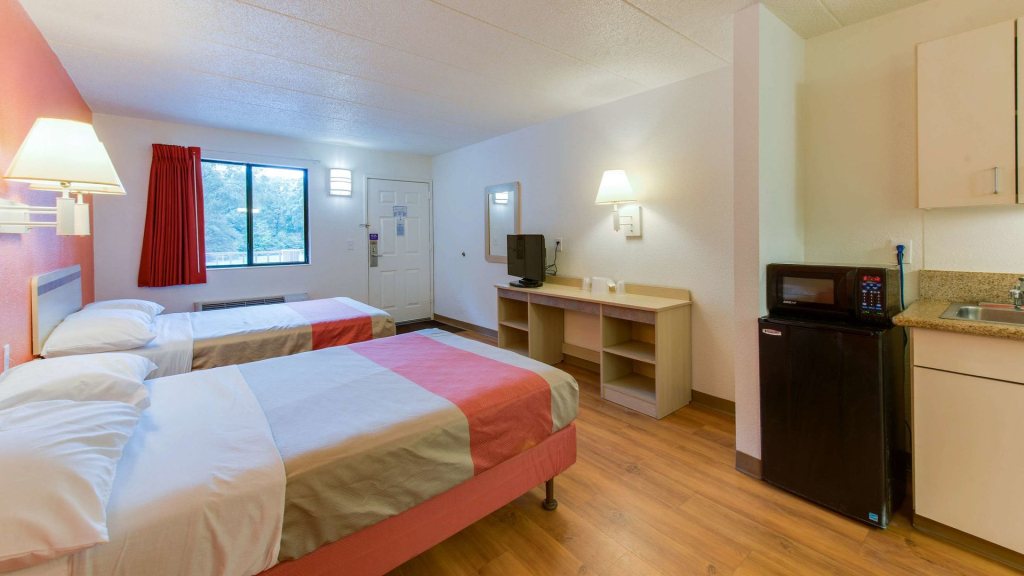 Travelodge by Wyndham Norfolk Airport