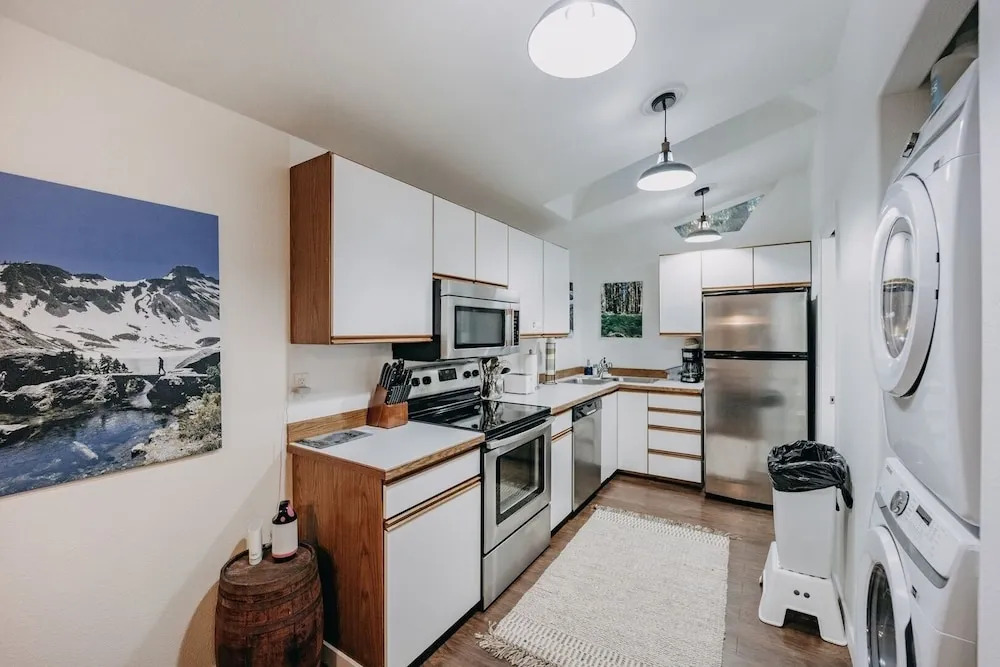 Glacier Springs – Cabin #16 - 1Br Cabin