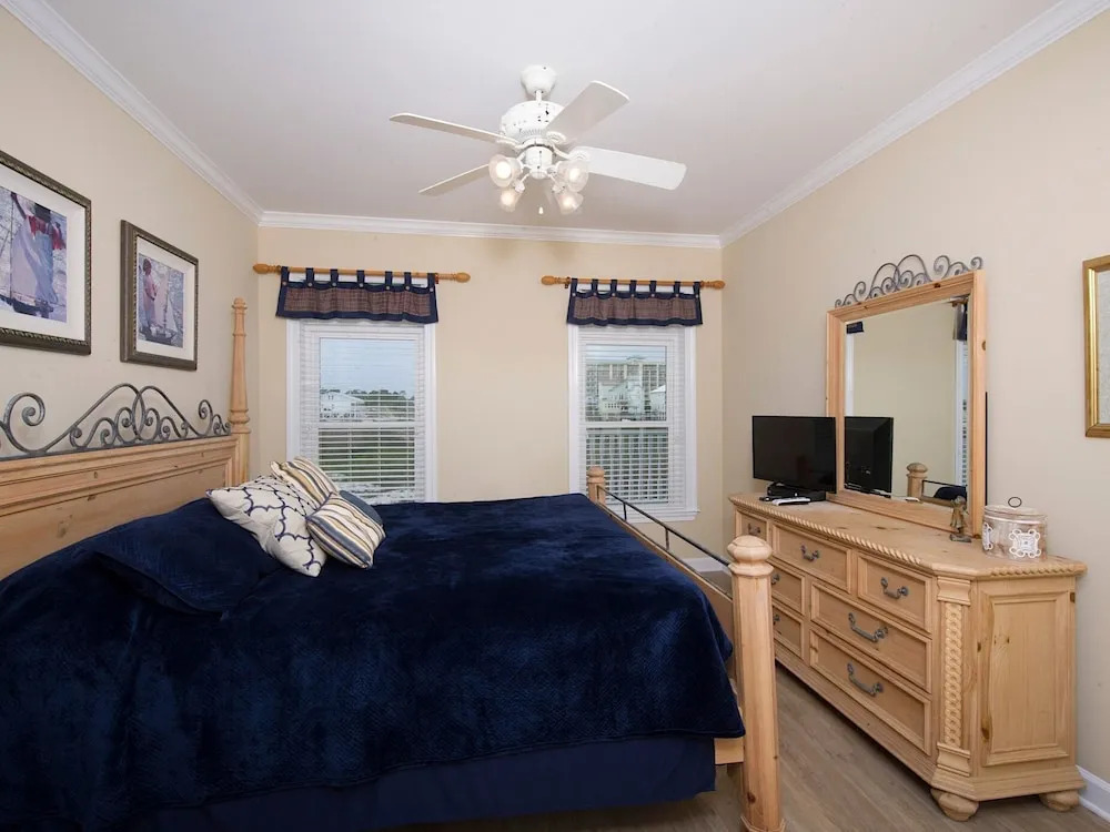 USA 2 - 5 Br Home