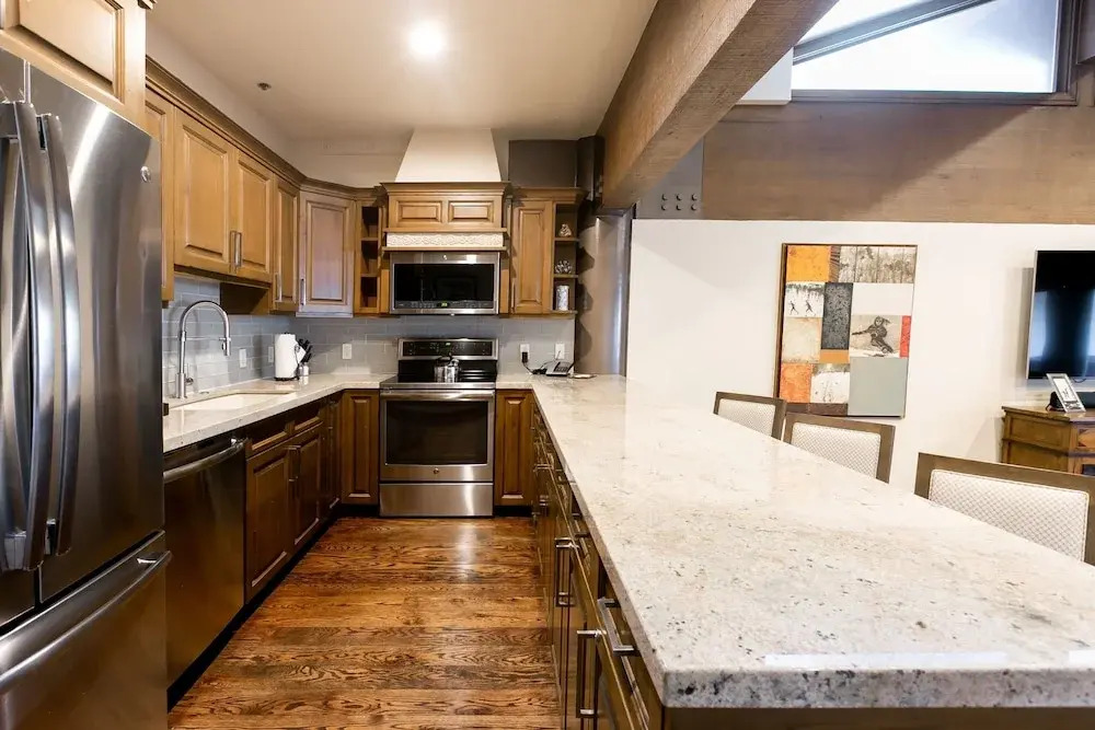 Bald Eagle Two Bedroom 2 Apartment Hotel by RedAwning