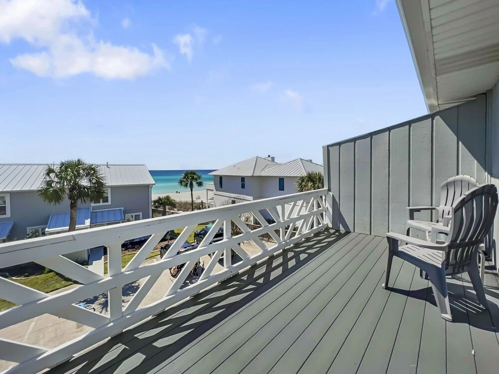 Shoreline Townhomes #10 - 2 Br townhouse by RedAwning
