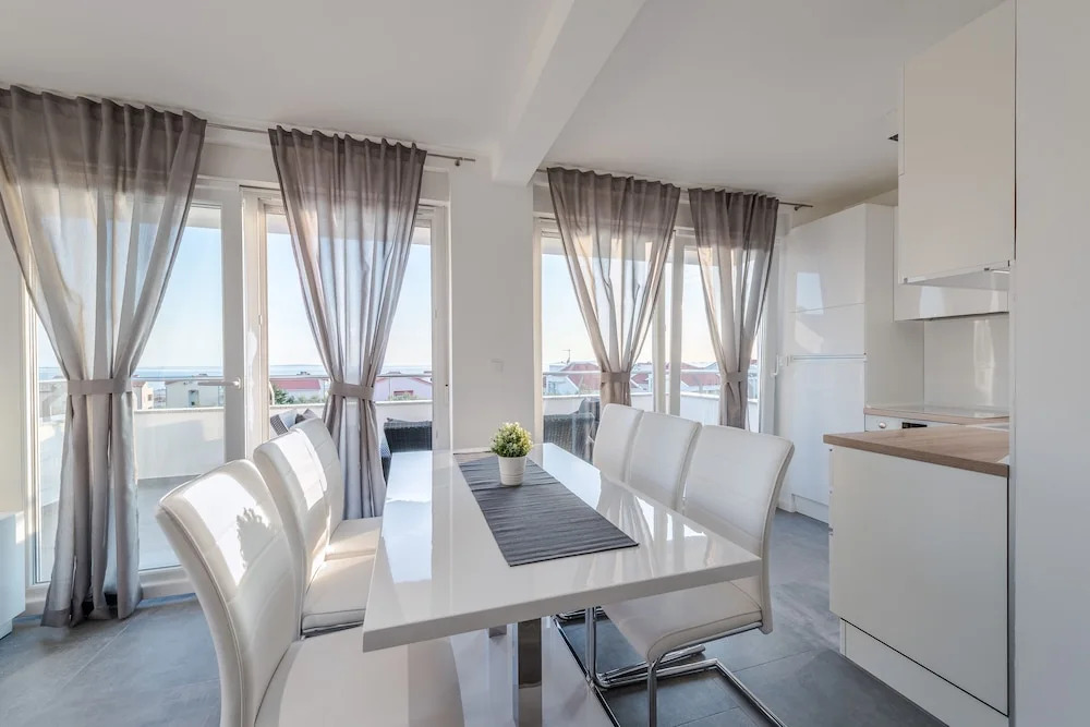 Villa Magnifica apartments with pool