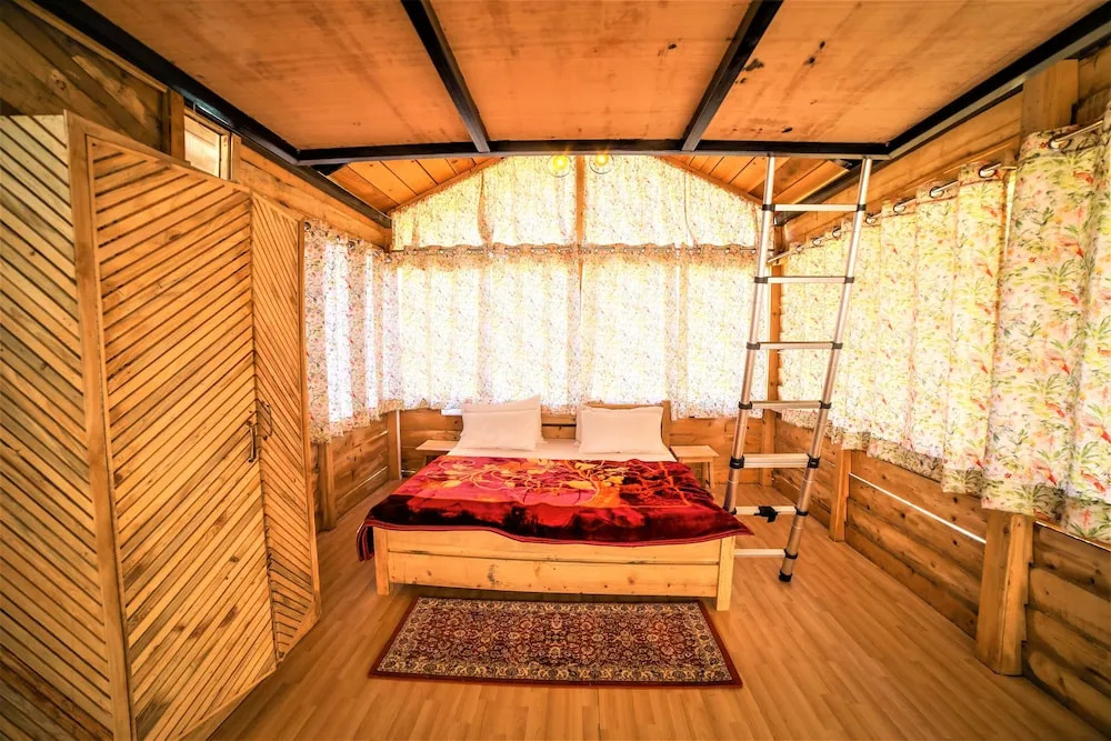 Chirpingi Birdz Resort