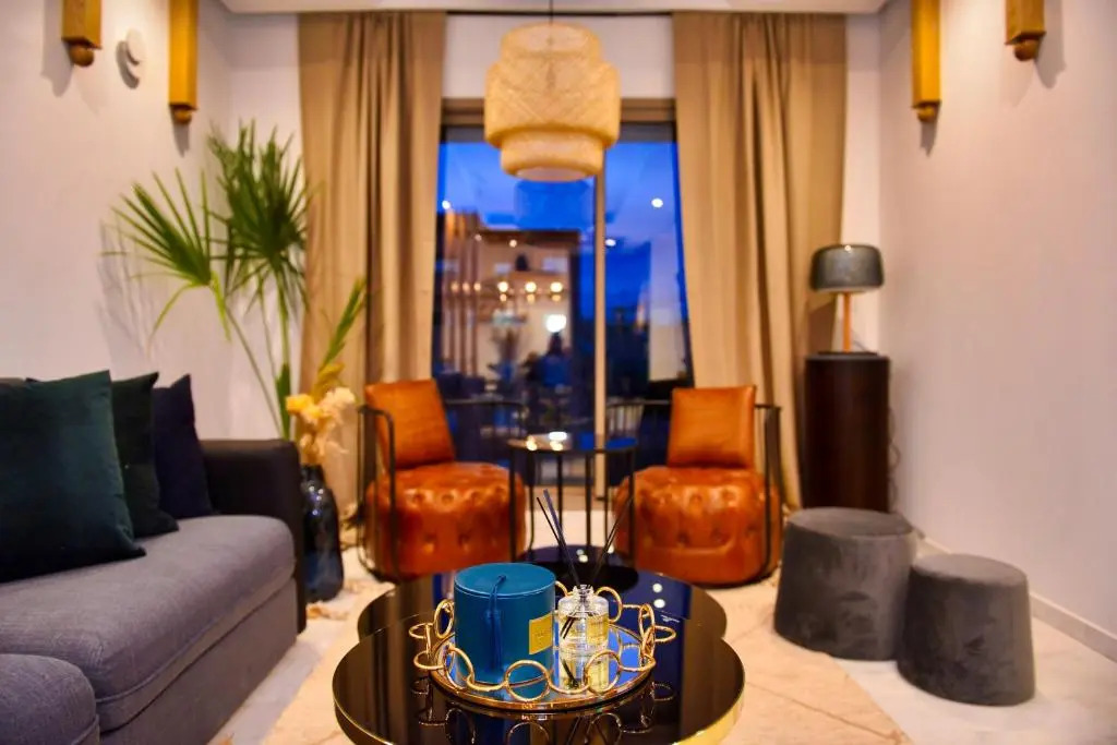 Appartement de prestige climatisé à l'hivernage 400m de la Gare