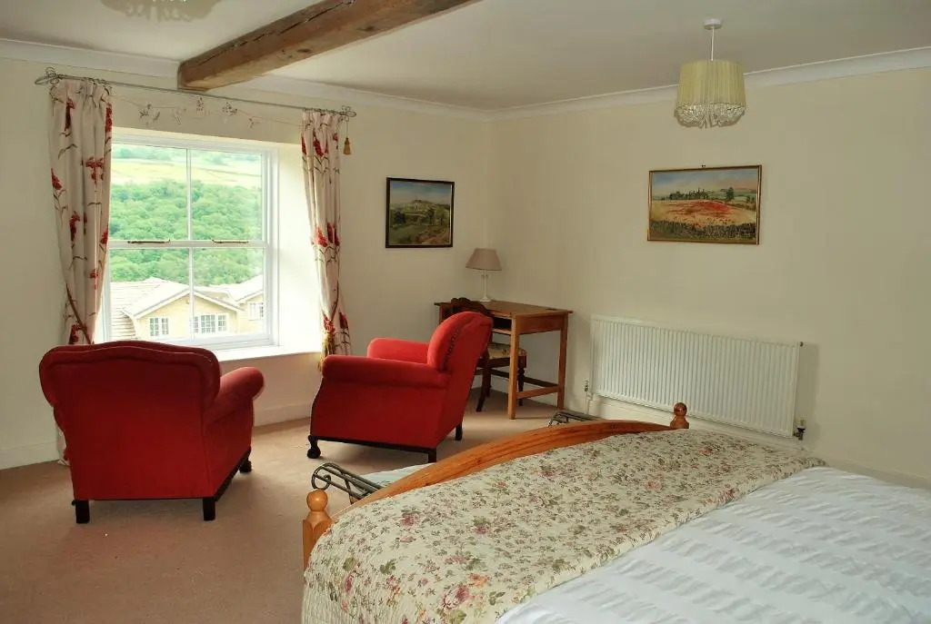 Burnlee House Apartment