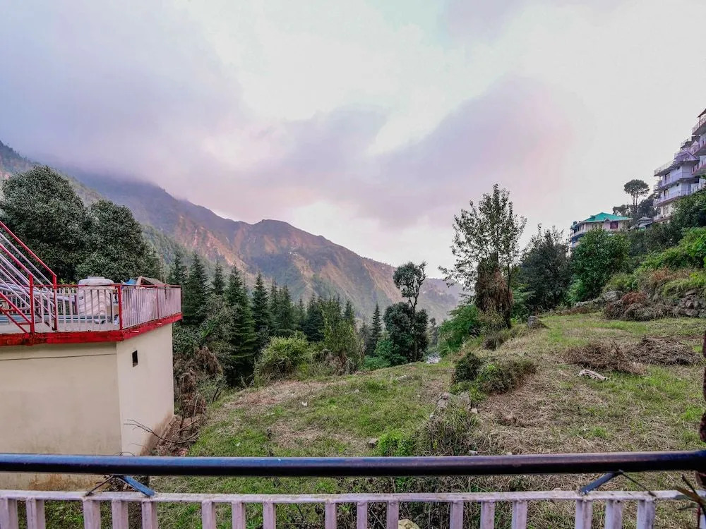 OYO 18595 Home Exotic Stay Tibetan Mini Market