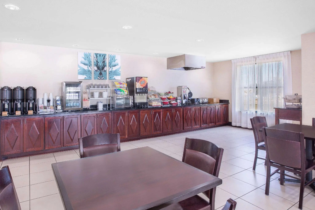 Holiday Inn Express - Gulfport Beach by IHG