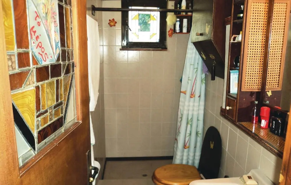 Stunning Home in Xiropigado With Wifi and 2 Bedrooms