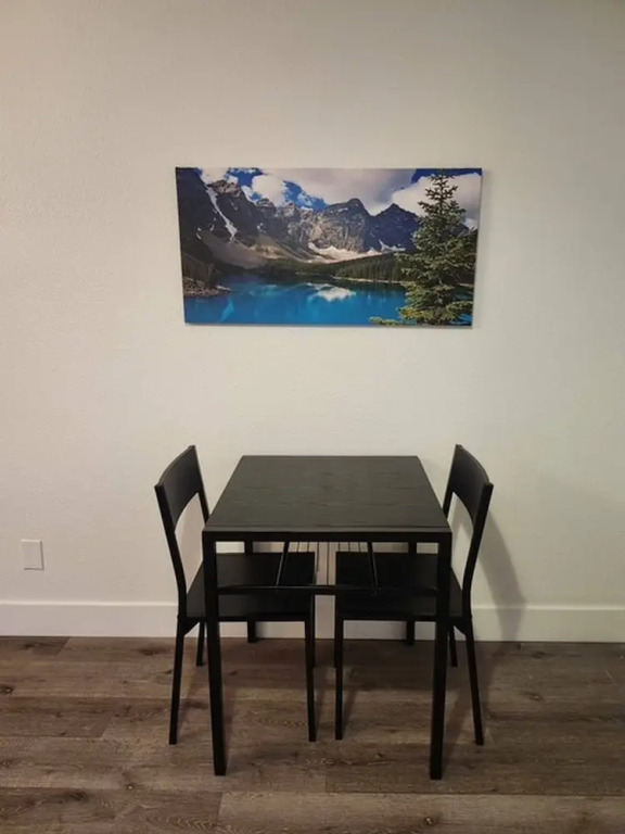 Near Airport, Hospital, Midtown, 58 TV - Apt 255
