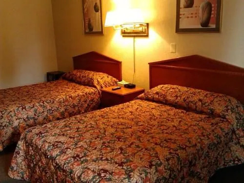 Woodridge Inn and Suites